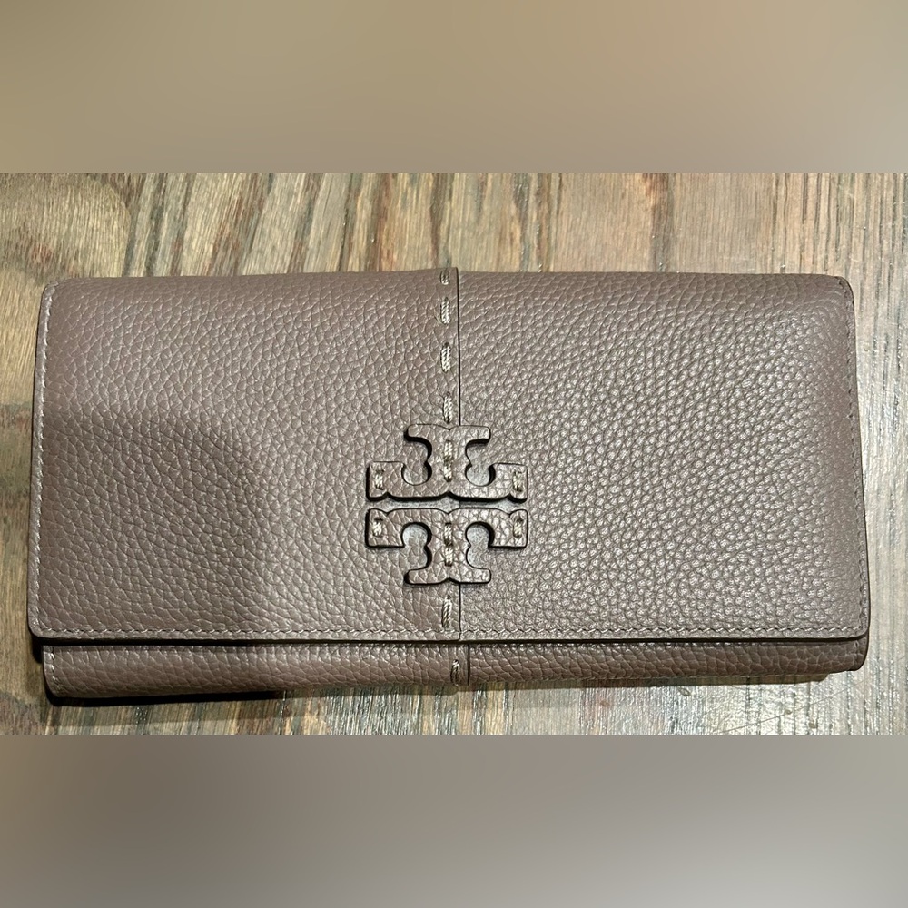 Tory Burch Envelope Wallet in Silver Maple